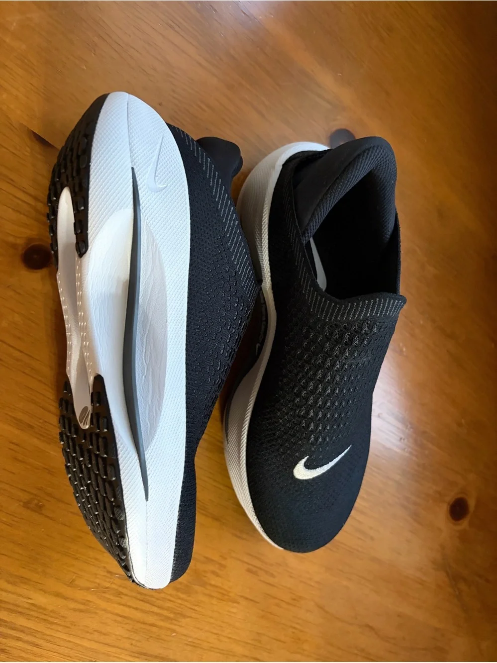 Nike Reyna EasyOn Slip On Trainers Black White Women